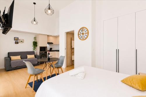 Jirafa - Entire Apt - Near Beach and Stadium by Río Turia Apartments