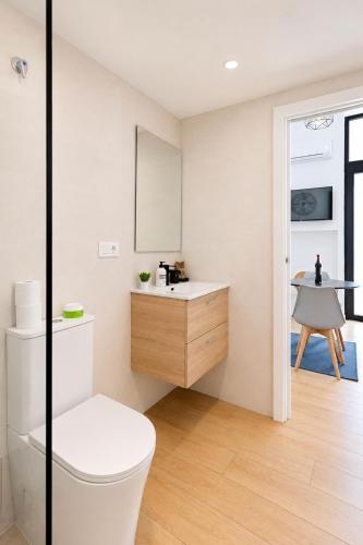 Jirafa - Entire Apt - Near Beach and Stadium by Río Turia Apartments