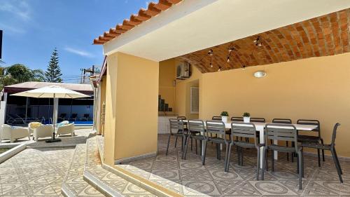 Amarela - Private Pool - 12 Pax - Albufeira