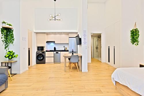 Pingüino - Entire Apt - Near Beach and Stadium by Río Turia Apartments photo 9