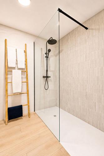 Pingüino - Entire Apt - Near Beach and Stadium by Río Turia Apartments photo 8