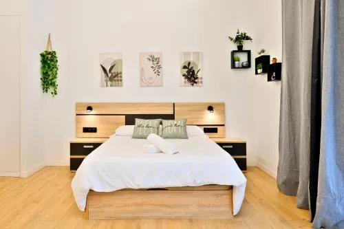 Pingüino - Entire Apt - Near Beach and Stadium by Río Turia Apartments photo 1