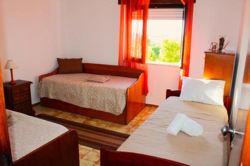 Seriz Beach House - Family Villa with Pool, BBQ & Garden Near the Beach