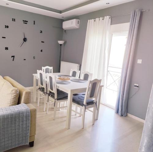 Bright & spacious apartment with Pelion view - 5' from Volos center