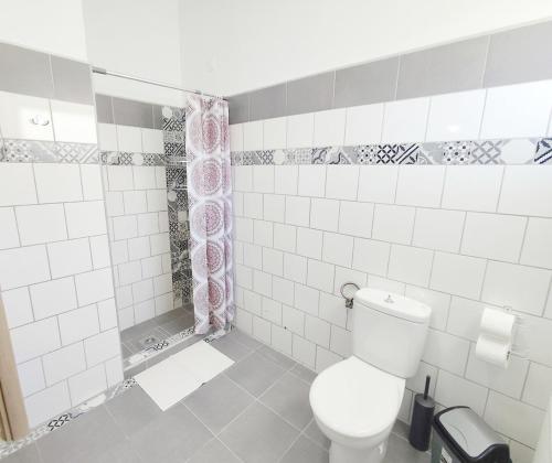 Bright & spacious apartment with Pelion view - 5' from Volos center