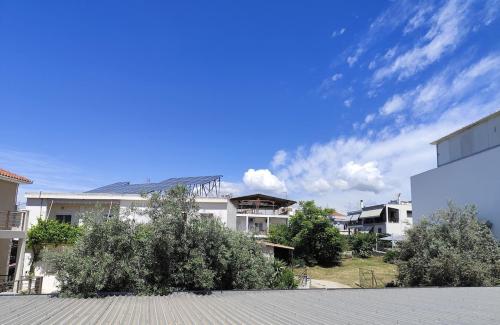 Bright & spacious apartment with Pelion view - 5' from Volos center