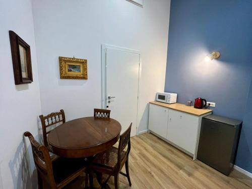Cami Apartments