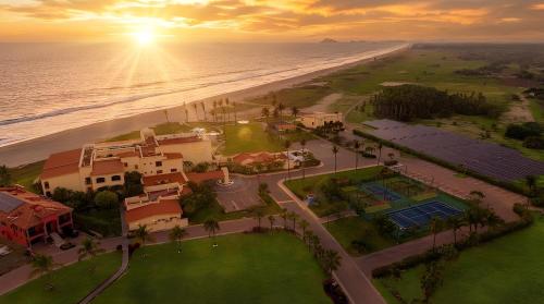 Las Villas Hotel & Golf By Estrella del Mar — Beach