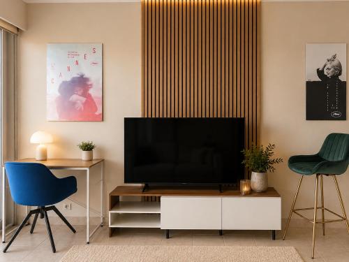 Joli studio avec balcon, centre de Cannes, 5 mn à pieds de la plage et du Palais des festivals