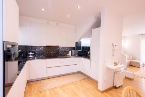 Athenians Riviera Boho Maisonette In Glyfada
