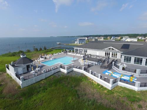 an aerial view of a house with a swimming pool at Casa Playa in Greenbackville