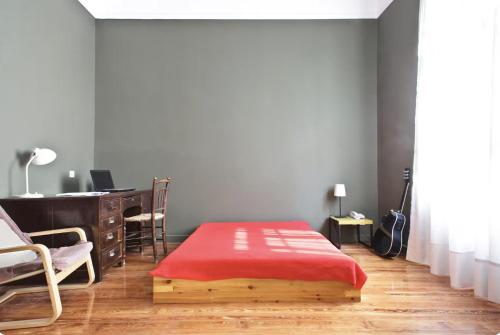 Spacious 2-Bedroom Neoclassical Apartment Near Acropolis with Private Courtyard