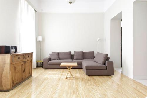 Spacious 2-Bedroom Neoclassical Apartment Near Acropolis with Private Courtyard
