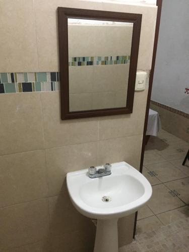 Vonios kambarys apgyvendinimo įstaigoje Hotel Paraiso Express