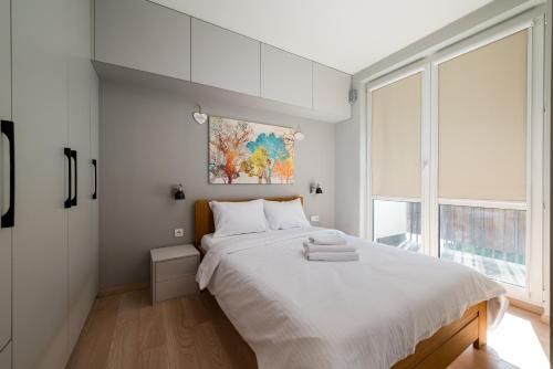 Kłobucka Comfortable Apartment by BookingHost