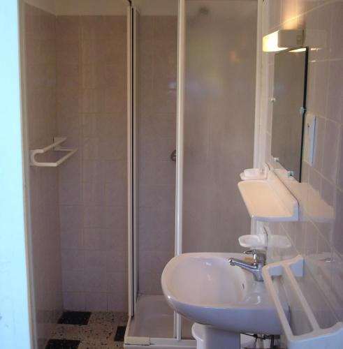 ANTIBES 06 2P RDJ Villa Ideal pour couple avec enfants