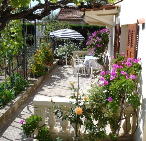 ANTIBES 06 2P RDJ Villa Ideal pour couple avec enfants