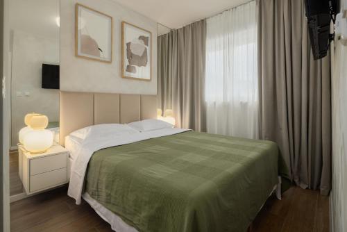 SEA STONE Sea-View Apartment with Private Garden & Terrace