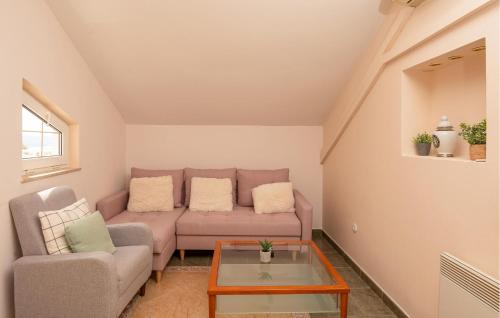 Lovely Apartment In Dramalj With Wifi