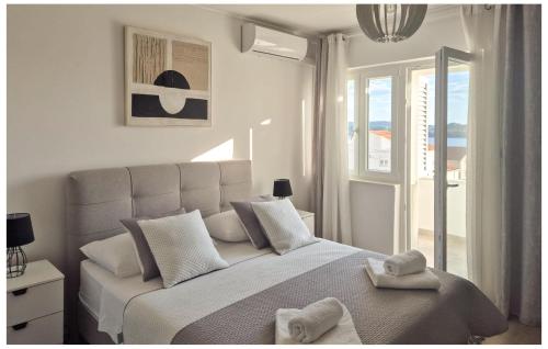Amazing Apartment In Sibenik With Wifi