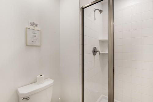 Storey Lake 4 Bedroom Lakeview Private Pool near Disney Universal SeaWorld Free Resort Access photo 85