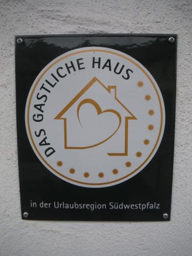 Certificato, attestato, insegna o altro documento esposto da Hotel-Hauensteiner-Hof