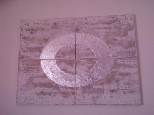 a painting of a circle on a wall at Magic Stefy's Rooms in Rome