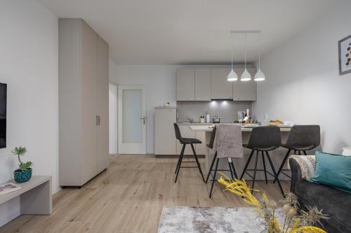 Nurli Apt near Glavanovo Beach - Happy Rentals