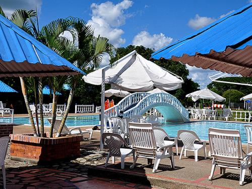 Swimmingpoolen hos eller tæt på Hotel Campestre Kosta Azul