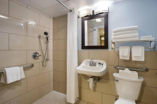 The Inn at Apple Valley, an Ascend Collection Hotel — Bedroom