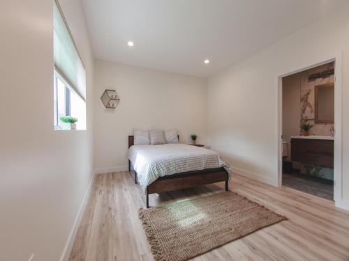 Memory Foam Beds - Relax in the Heart of Sunny LA in a Holiday Home photo 15