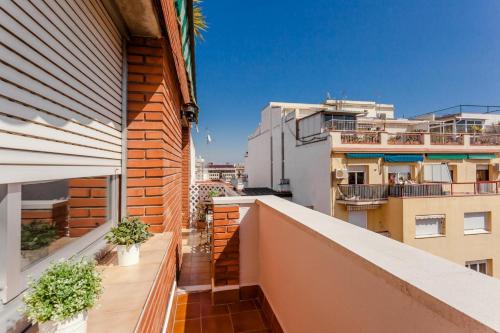 Apartment with Terrace near Sagrada Familia