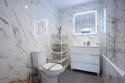 Bright Barcelona Apartment Near Glòries