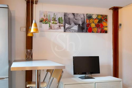 Perfect Couple's Retreat Near Sagrada Família