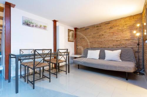 Perfect Couple's Retreat Near Sagrada Família