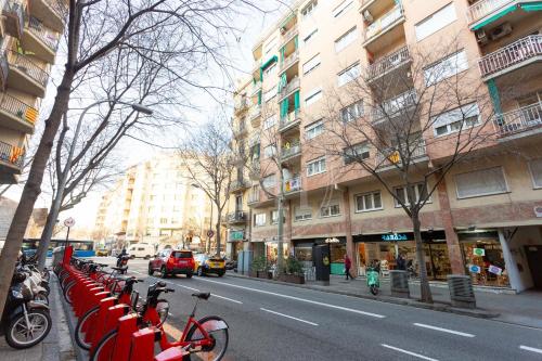 Barcelona Apartment for Families near Hospital Clínic