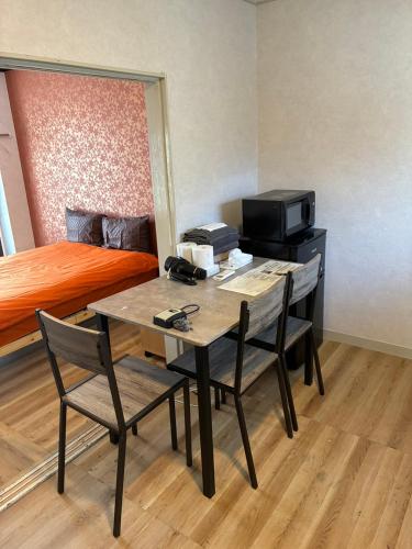 Walking distance to Shinsaibashi apt with two beds