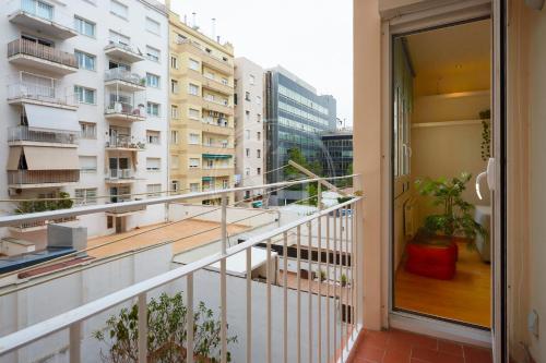 Barcelona Family Apartment by Diagonal - Francesc Macià