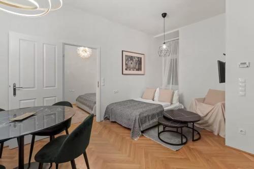 easy-flat Burggasse- Central Apartments near Metro