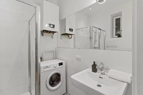 easy-flat Burggasse- Central Apartments near Metro