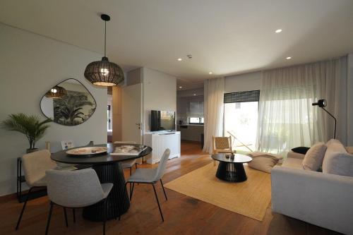 Riviera Yacht Style Condo & Pool Access #Unoblu