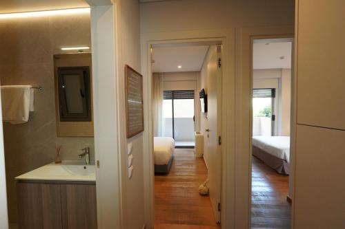 Riviera Yacht Style Condo & Pool Access #Unoblu