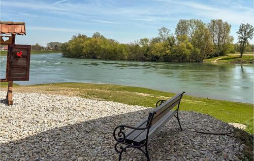 4 Bedroom Beautiful Home In Zagreb