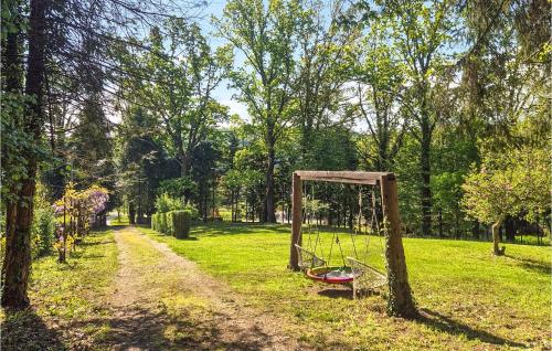 4 Bedroom Beautiful Home In Zagreb