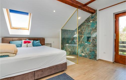 4 Bedroom Beautiful Home In Zagreb