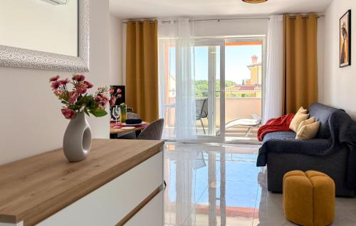 Amazing Apartment In Pula With Wifi