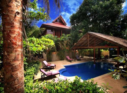 Bazén v ubytování 7 Bedroom Seafront Villa Phanghan SDV232-By Samui Dream Villas nebo v jeho okolí