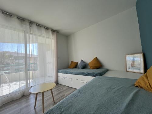 Residence Cesaree - T2 renove avec vue piscine, terrasse, clim, 4p