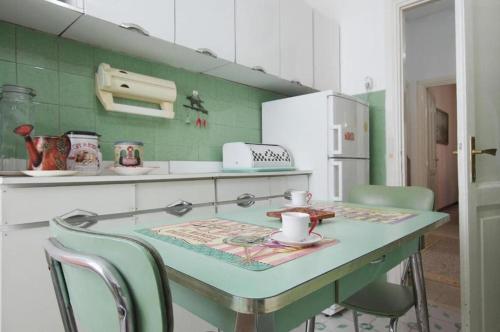 Welcome in 2 br Apartment in Rome- San Giovanni