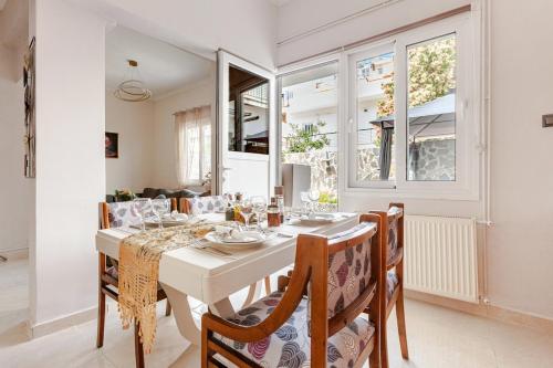 Enora Loutraki Guesthouse